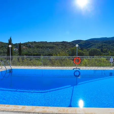 Апартаменты Cochelli Upper Pool Walk To Ac Wifi *